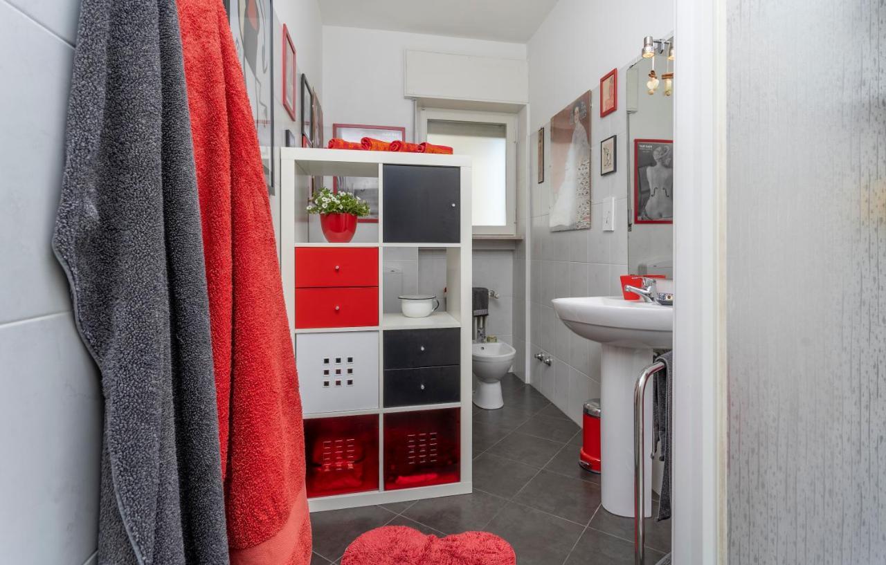 Udine Viale Venezia Huge Red Apartment Buitenkant foto
