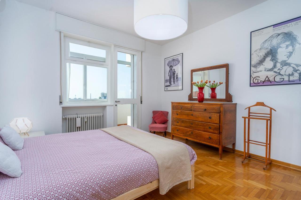 Udine Viale Venezia Huge Red Apartment Buitenkant foto